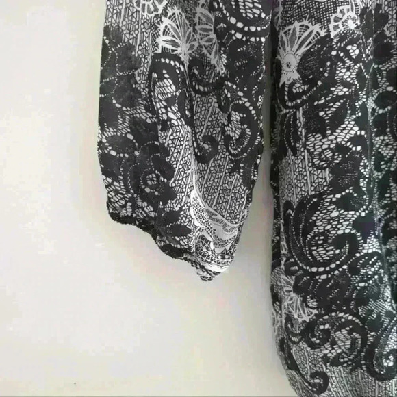 ISPIRI | Women's White/Black Abstract Floral 3/4 Length Sleeve Top Size… - Picture 2 of 5